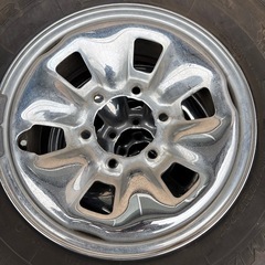 215/70R15スダットレスタイヤホイールセットの画像