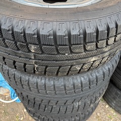 215/70R15スダットレスタイヤホイールセットの画像