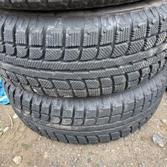 215/70R15スダットレスタイヤホイールセットの画像