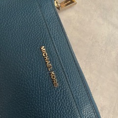 マイケルコース薄型財布　の画像