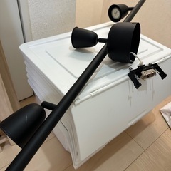 収納できるテーブル　スノコ　カラボ　配線カバー　ニトリ収納　ikea電気　の画像