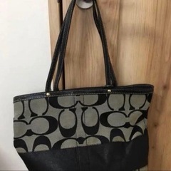 ⭐️タイムセール早い者勝ち美品⭐ 神戸大丸購入！コーチ ハンドバッグ プラダの画像