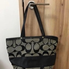 ⭐️タイムセール早い者勝ち美品⭐ 神戸大丸購入！コーチ ハンドバッグ プラダの画像