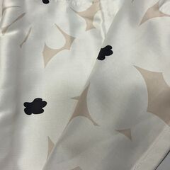 カーテンの画像