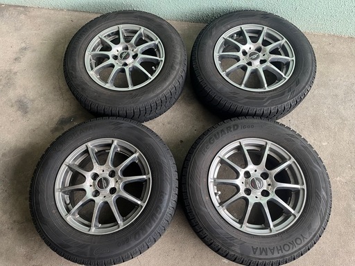 アルミホイール付きヨコハマスタッドレスタイヤ　日産ノートに履いていました　 185/70/14