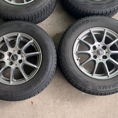 アルミホイール付きヨコハマスタッドレスタイヤ　日産ノートに履いていました　 185/70/14　の画像