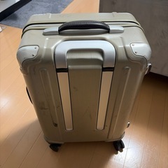 スーツケースの画像