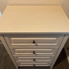 白い棚 引き出し ヨーロッパ風の画像