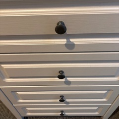 白い棚 引き出し ヨーロッパ風の画像