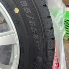 プリウスのスタッドレスタイヤの画像