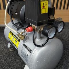 (取引中)コンプレッサーの画像