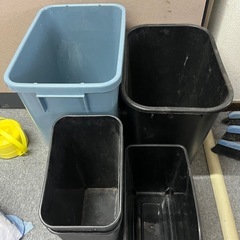 【お譲りします】ゴミ箱　5つセットでいかがでしょうか！の画像