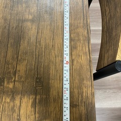 ダイニングテーブルの画像