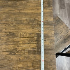 ダイニングテーブルの画像