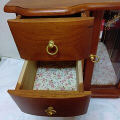 レトロ美品　木製3段収納ドア付きオルゴール付きアクセサリーBOXの画像