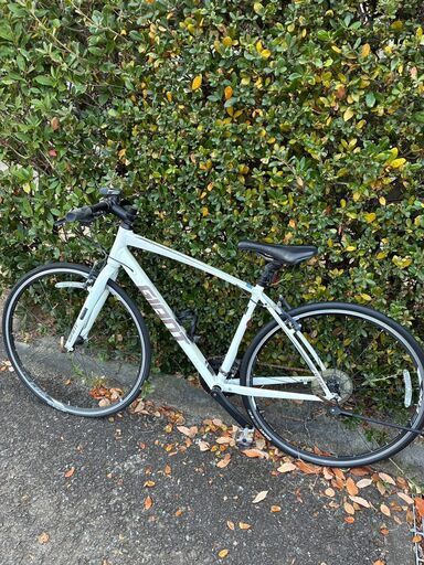 高年式🌟クロスバイク🌟 GIANT ESCAPE RX3‼️ ホワイト (ボンド