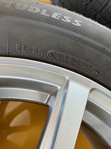 カローラクロス等　215/60R17  2024年製スタッドレスタイヤ＆ホイール4本セット（2024年製 / ワンシーズン使用）  