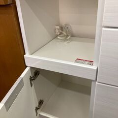 【リユ-スのサカイ広島石内店】ジモティ割！３枚扉オープンボード/クリ-ニング済み/HG-8153/広島市 家具　佐伯区 家具　南区 家具　西区 家具　東区 家具　中区 家具　安佐南区 家具　安佐北区 家具　安芸区 家具　府中町 家具　海田町 家具　熊野町 家具　坂町 家具　廿日市市 家具			の画像