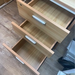 木目デザイン 引き出し付事務机2台の画像