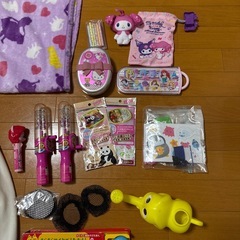 子供用品　服　おもちゃの画像