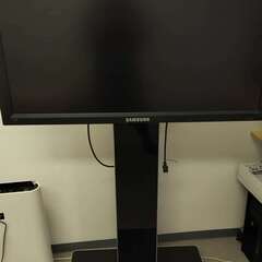 サムスン　セミナー用モニター　モニター 台付き キャスター付き PC用映像モニター 無料 引き取りに来られる方限定 の画像