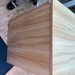 木目デザイン 引き出し付事務机2台の画像