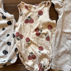 ブランドベビー服4点セットの画像
