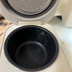【早い者勝ち‼️】3合炊き炊飯器の画像
