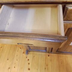 収納棚-使い方は色々、しっかりした作りだから重いものを置いても大丈夫-差し上げます。の画像