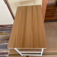 ノートパソコン用デスクの画像