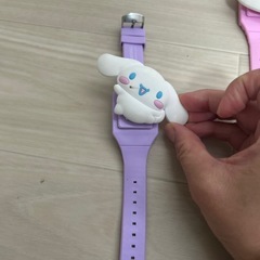 シナモン　ハローキティ　腕時計の画像