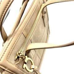 フェラガモ　ショルダーバック美品中の美品の画像