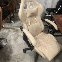 ゲーミングチェアの画像