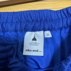 プリーツスカートの画像