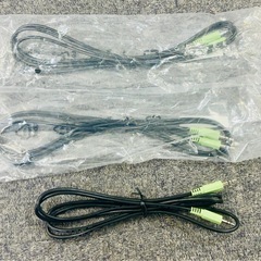 PC系ケーブルたくさんの画像