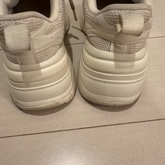 ZARA★ホワイト 厚底スニーカー★22.5の画像