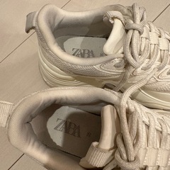 ZARA★ホワイト 厚底スニーカー★22.5の画像