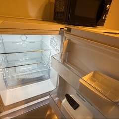 美品【Hisense（ハイセンス）冷蔵庫　中古】 スタイリッシュなホワイトデザインで、ワンルーム・単身用に最適なサイズの冷蔵庫です。の画像