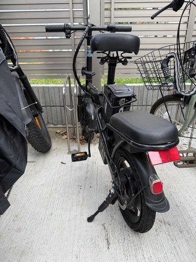 後輪タイヤパンク】電動アシスト自転車