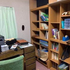 ダンスや本棚、鏡台などの画像