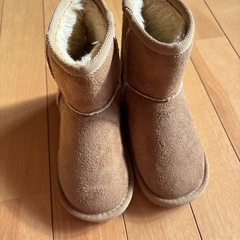 美品子供ムートンブーツ、18cmの画像