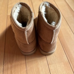 美品子供ムートンブーツ、18cmの画像