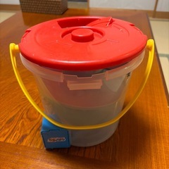 トミカ　でるでるバケツの画像
