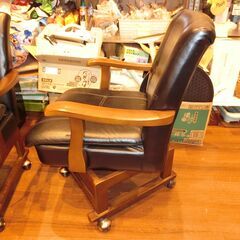 ダイニングチェア 回転 肘付 キャスター付  椅子 PVC 回転チェアの画像