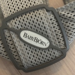 ベビービョルン mini 抱っこ紐 グレー メッシュの画像