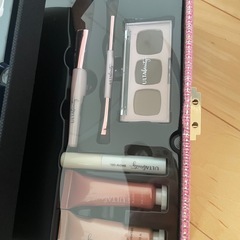 日本未販売・フル化粧品セットの画像