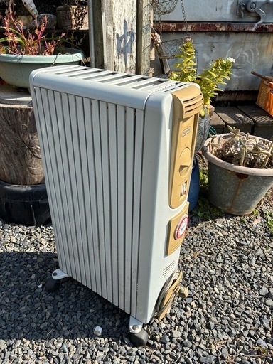 デロンギオイルヒーターイタリア製 (アメリカ村) 鹿屋の季節、空調家電