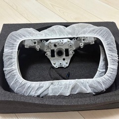 テスラTeslaヨークステアリング 本体 黒色　2025モデルy ジュニパー専用の画像