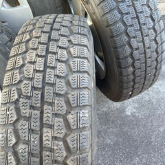 キャラバン　スタッドレスタイヤの画像