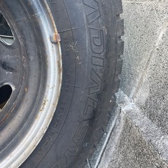キャラバン　スタッドレスタイヤの画像